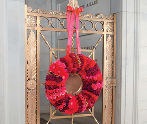 Red Pave Wreath Red Pave Wreath